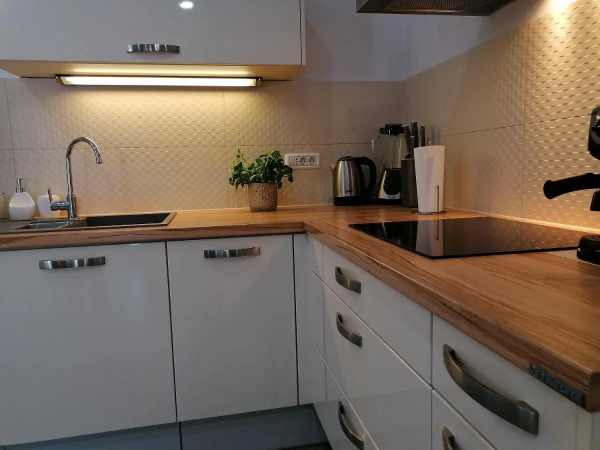 Holiday House Tina Pula 0*,  Kroatien