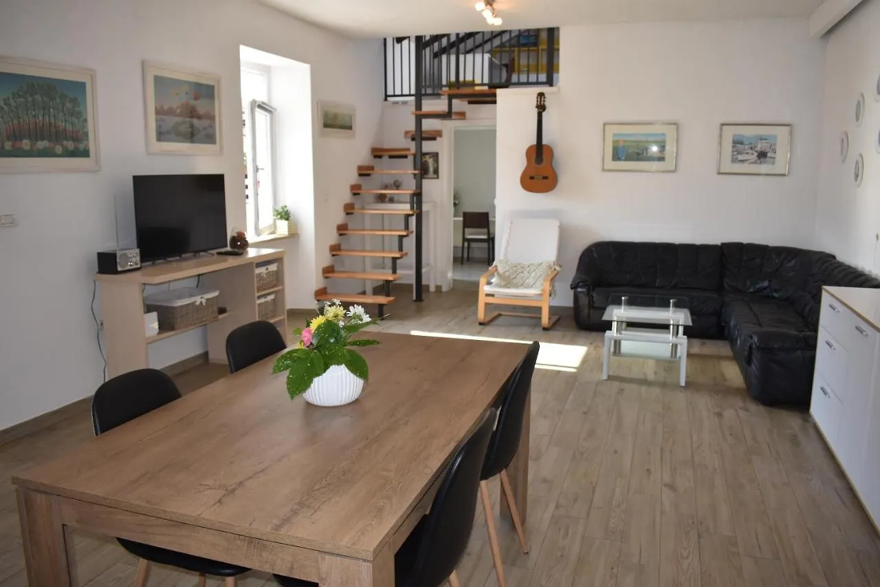 Ferienhaus Holiday House Tina Pula
