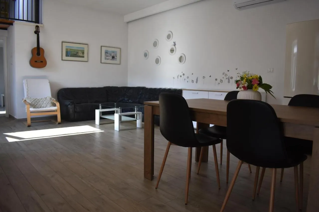 Holiday House Tina Pula 0*,  Kroatien
