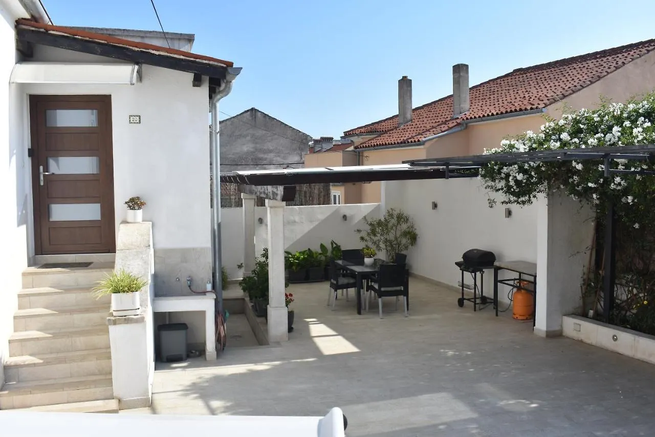 Holiday House Tina Pula Ferienhaus