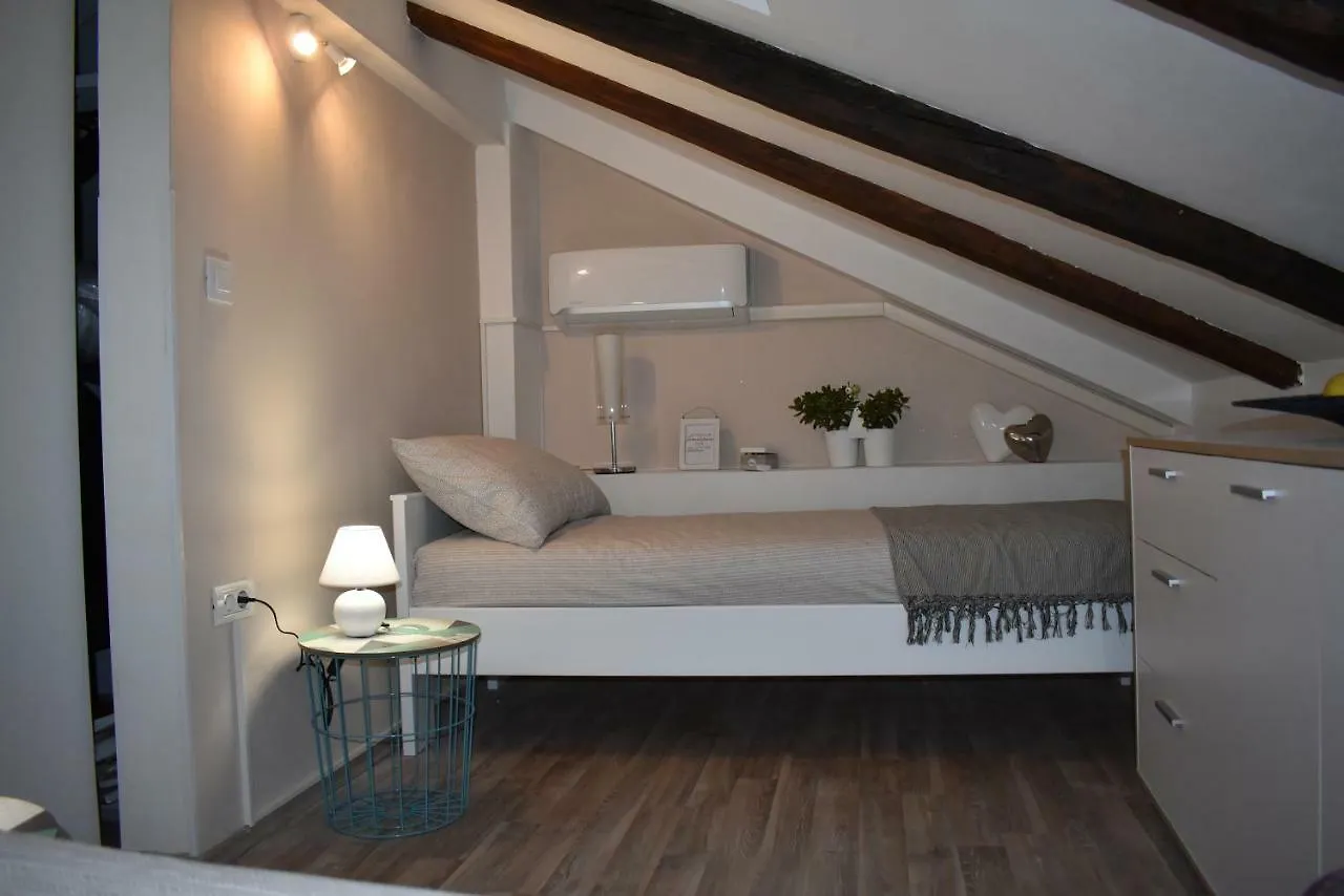 Holiday House Tina Pula Ferienhaus